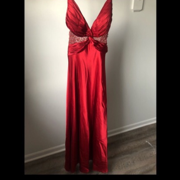 Dress - Picture 1 of 4